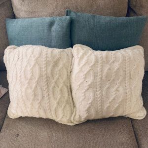 4 Accent Couch Pillows